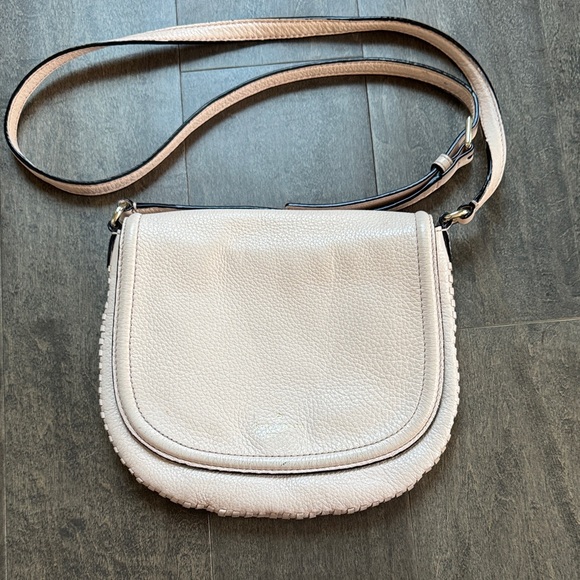kate spade Handbags - Kate Spade Blush Pink Pebbled Leather Crossbody Saddle Bag Boho Pre Loved